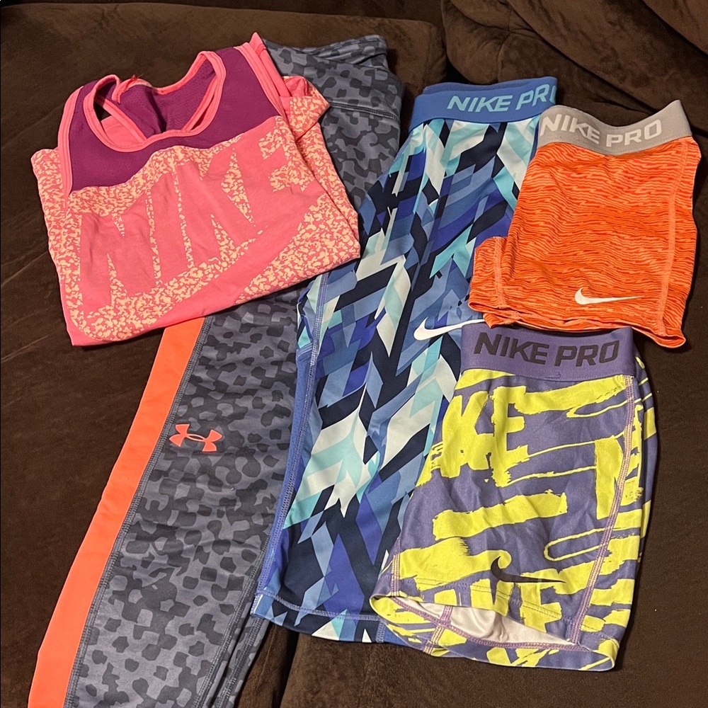 Nike Pro Multicolor Athletic Wear Set